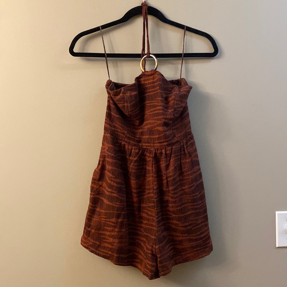 Romper Has Pockets!!